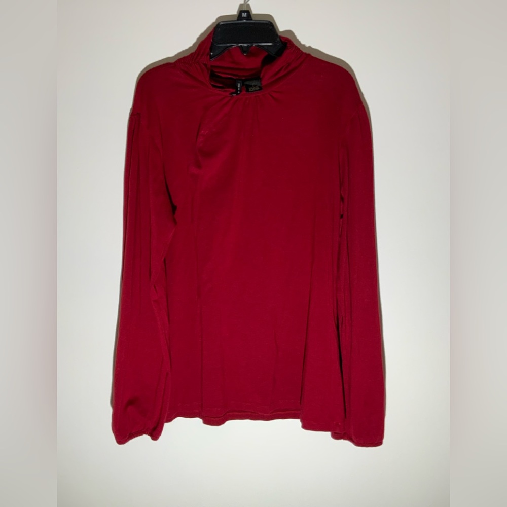 Women’s long-sleeve blouse